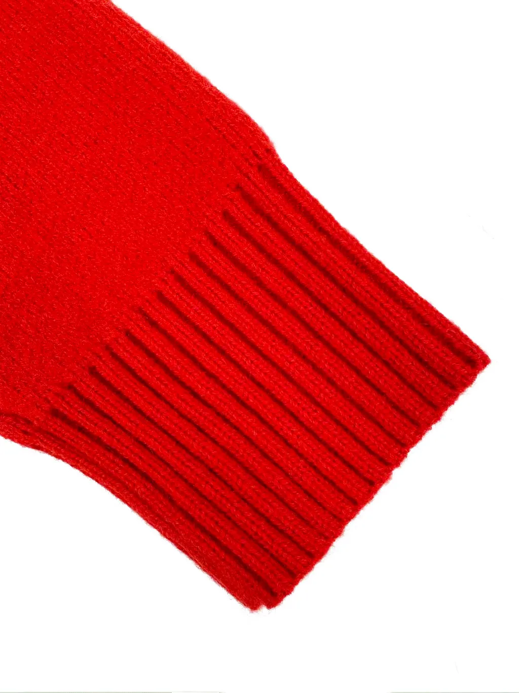 Ami Paris love jacquard crew neck sweater, custom-woven and dyed luxurious merino wool, soft and delicate, comfortable and close to the skin, with flaming cinnabar red as the base, a warm spectrum kissed by the sun. A contrasting love heart jumps on the chest, quietly exuding its own charming halo. The brand is highly recognizable. The elegance and casualness of French fashion is the ultimate simplification of color, and it also conveys the love and persistence of life. Meet the ultimate simplicity. The well-deserved king of Versatile. Process 1: Jacquard tissue imported from Germany. Precisely control the arrangement and interweaving of yarns. Carefully interweave the Ami love jacquard artistic pattern on the loom. The fabric is more vivid and three-dimensional. Process 2: Softening and deodorizing process of garment washing water. Deeply clean and deodorize the clothes through professional washing equipment and specific detergents. Improve the feel and appearance of the clothes. Accessories: Customized 1:1 Ami trademark. Version: Loose version. Size: S M L XL Style number: 25374